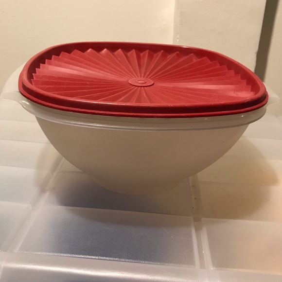 Tupperware Other - TUPPERWARE SERVALIER BOWL #858